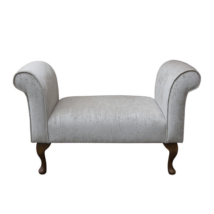 Standard Settle in a Pastiche Slub Ice Chenille Fabric with Hardwood Legs - 18028