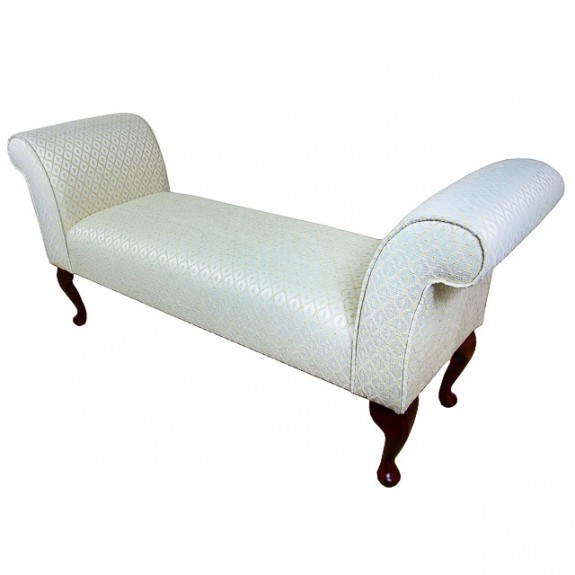 Medium Settle in a Woburn Gold Trellis Fabric - 17080