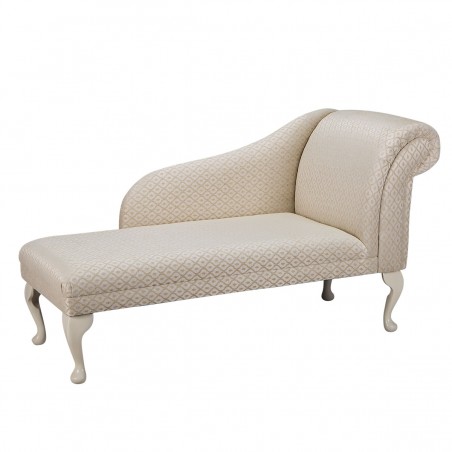 Medium Chaise Longue in Woburn Gold Trellis Fabric SR17080 | Beaumont